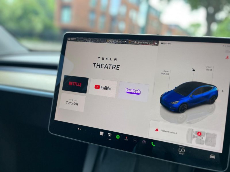 TESLA MODEL Y