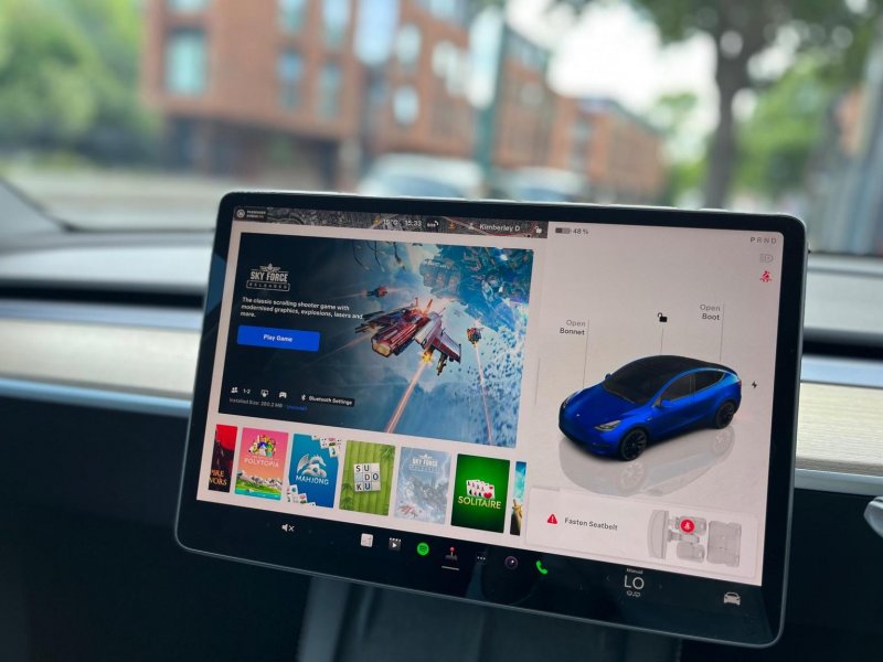 TESLA MODEL Y