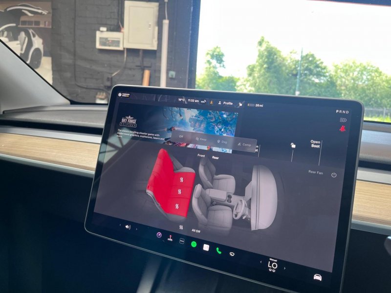 TESLA MODEL Y