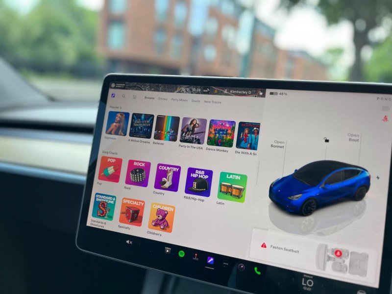 TESLA MODEL Y