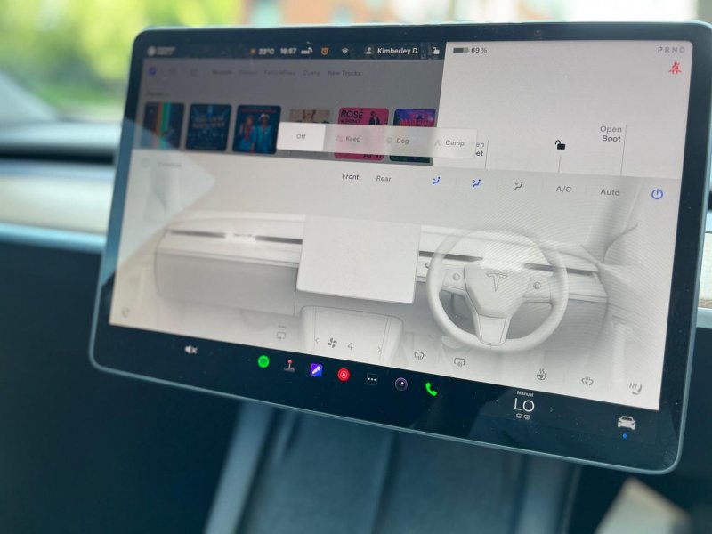 TESLA MODEL 3
