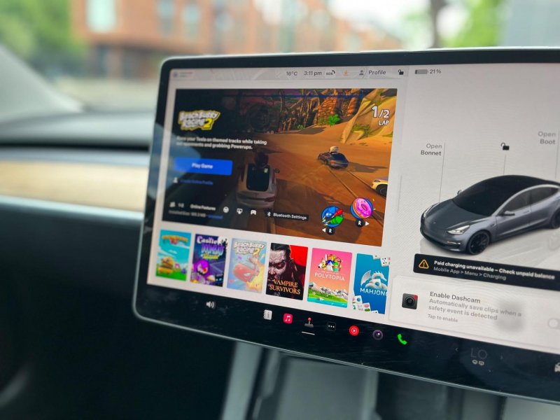 TESLA MODEL 3