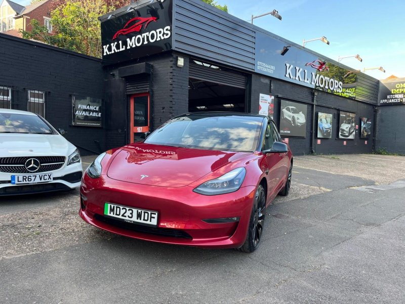 TESLA MODEL 3