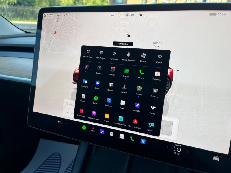 TESLA MODEL 3