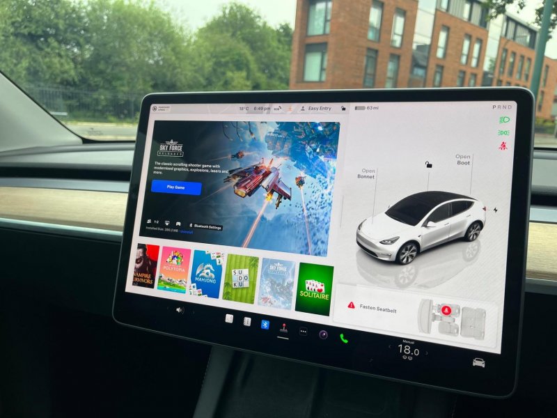 TESLA MODEL Y