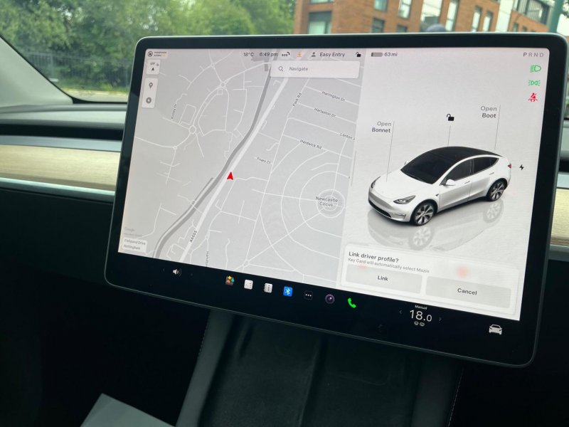TESLA MODEL Y