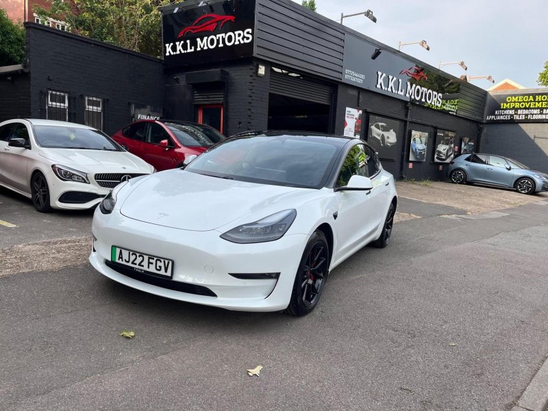 TESLA MODEL 3
