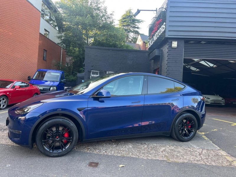 TESLA MODEL Y