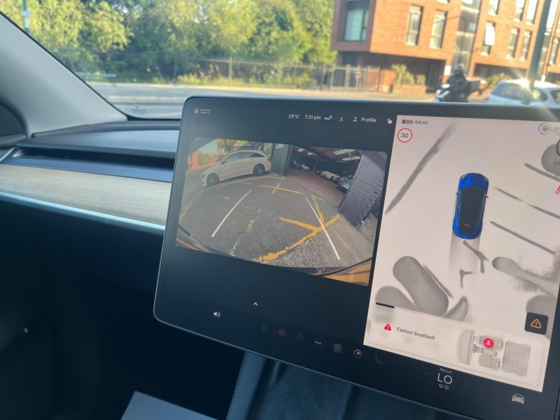 TESLA MODEL Y