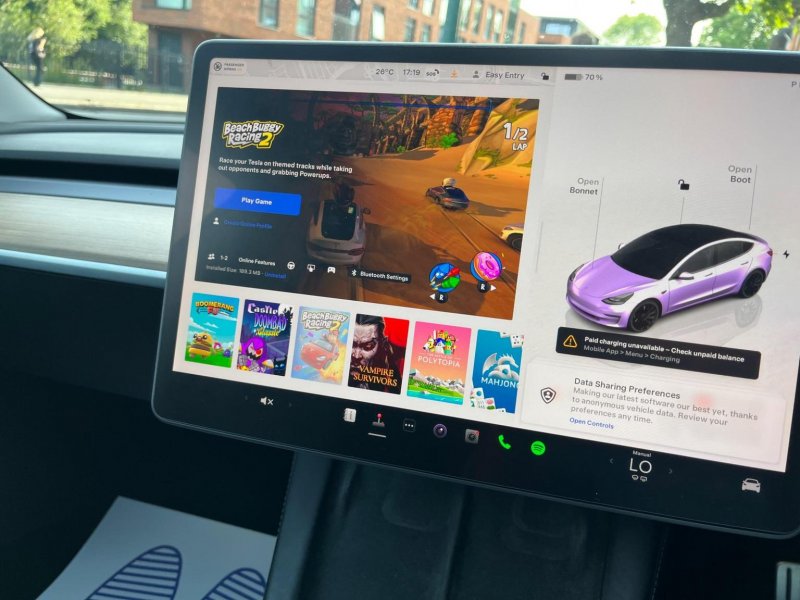 TESLA MODEL 3