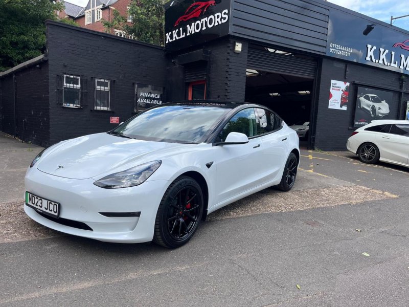 TESLA MODEL 3