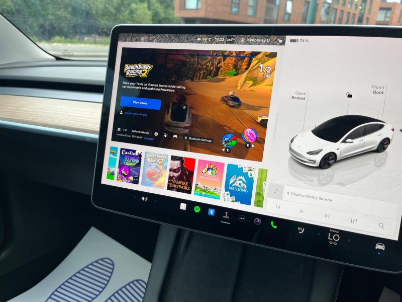 TESLA MODEL 3