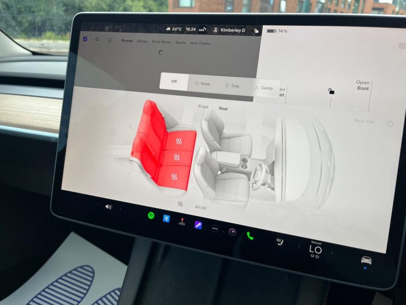 TESLA MODEL 3