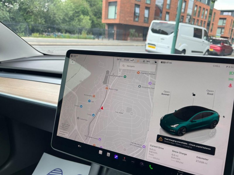 TESLA MODEL 3
