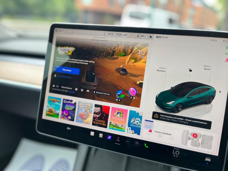 TESLA MODEL 3