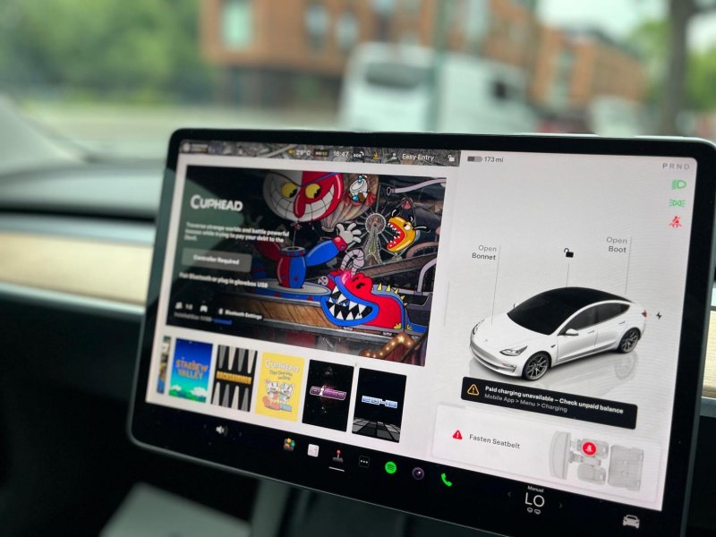 TESLA MODEL 3