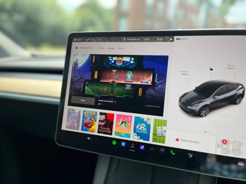 TESLA MODEL Y