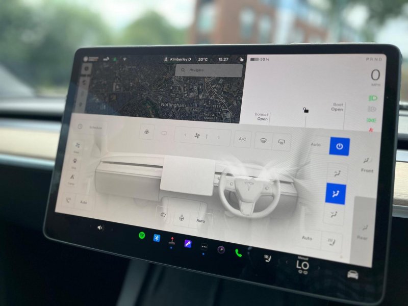 TESLA MODEL Y