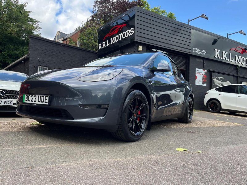 TESLA MODEL Y