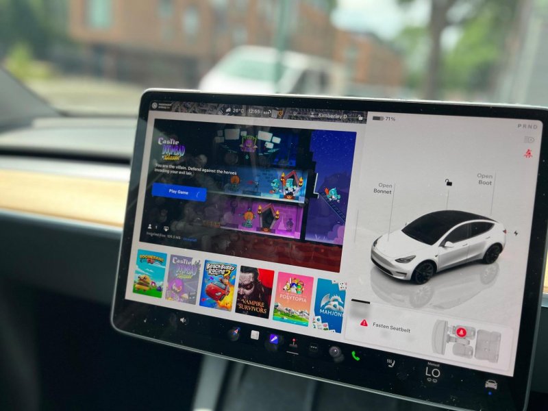 TESLA MODEL Y