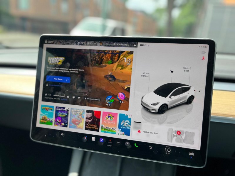 TESLA MODEL Y