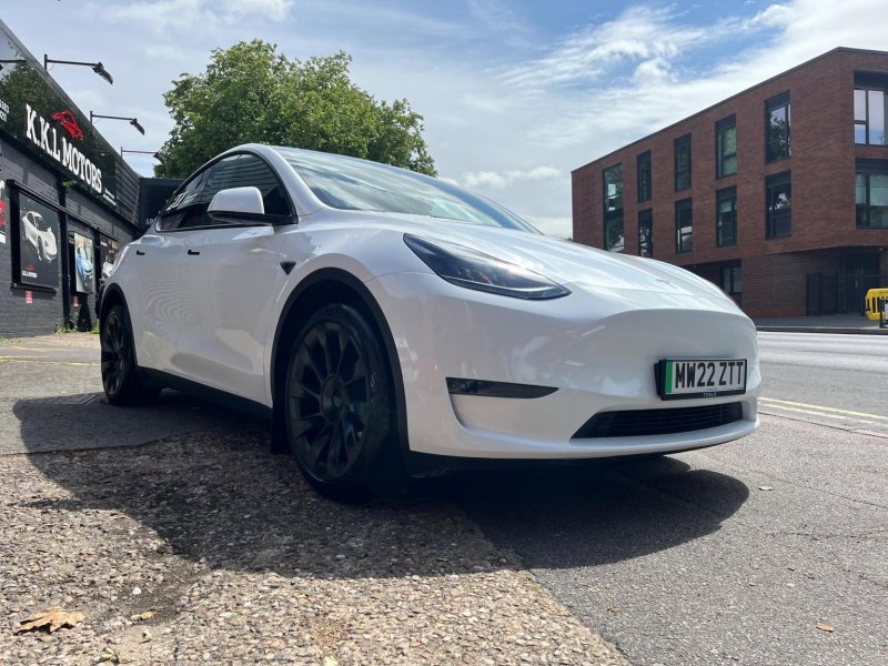 TESLA MODEL Y
