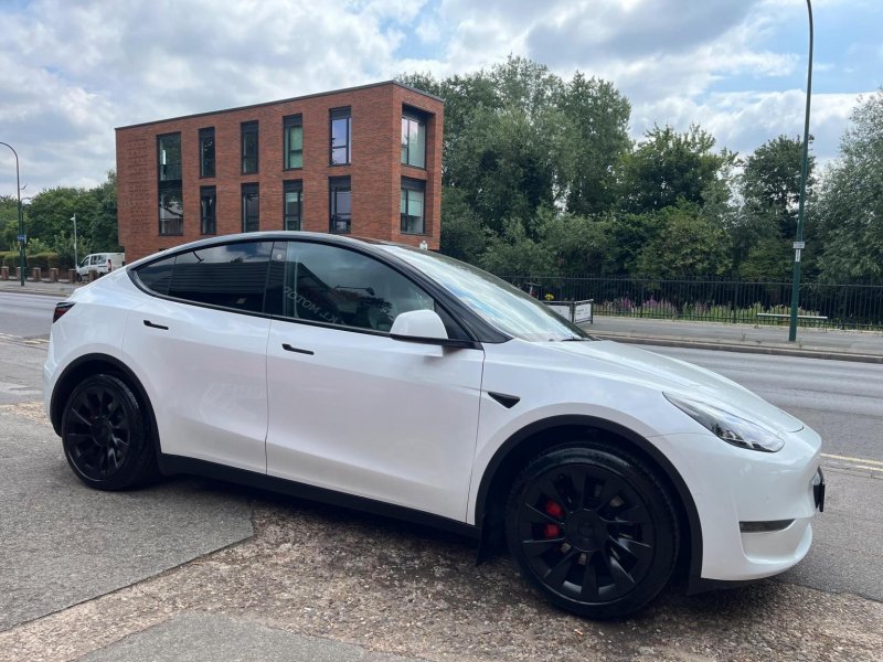 TESLA MODEL Y