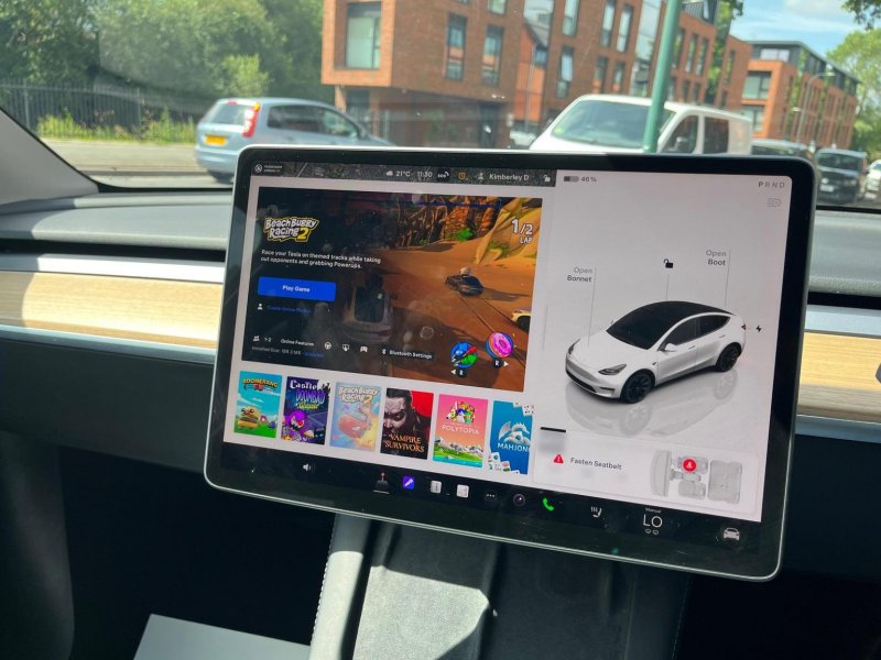 TESLA MODEL Y