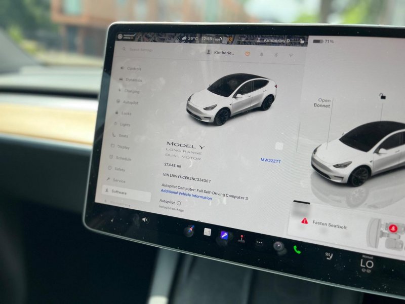 TESLA MODEL Y