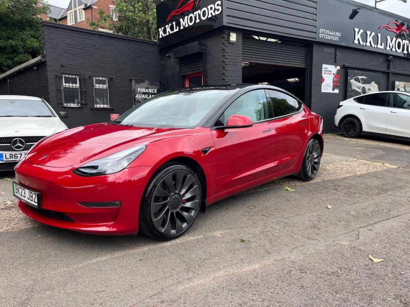 TESLA MODEL 3