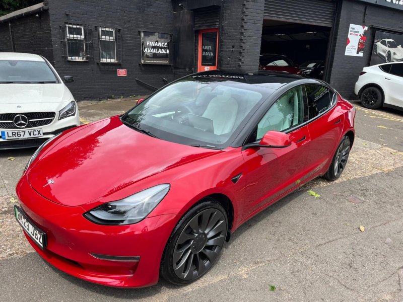 TESLA MODEL 3