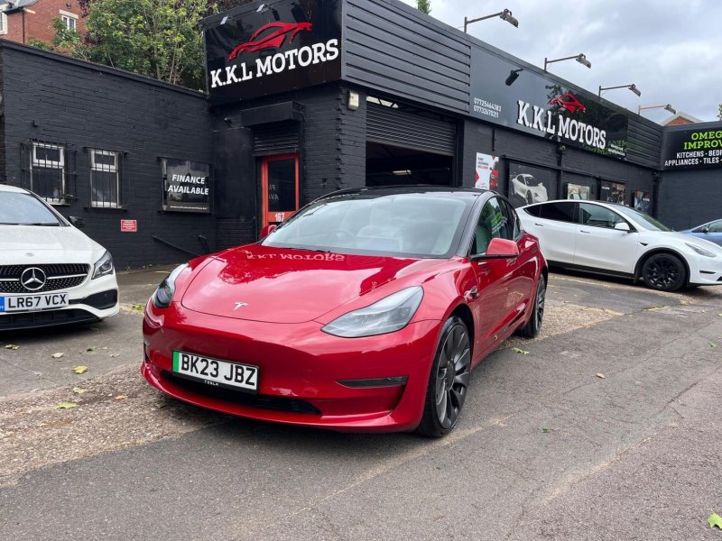TESLA MODEL 3