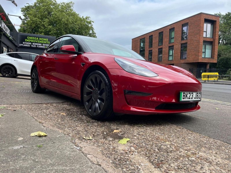 TESLA MODEL 3