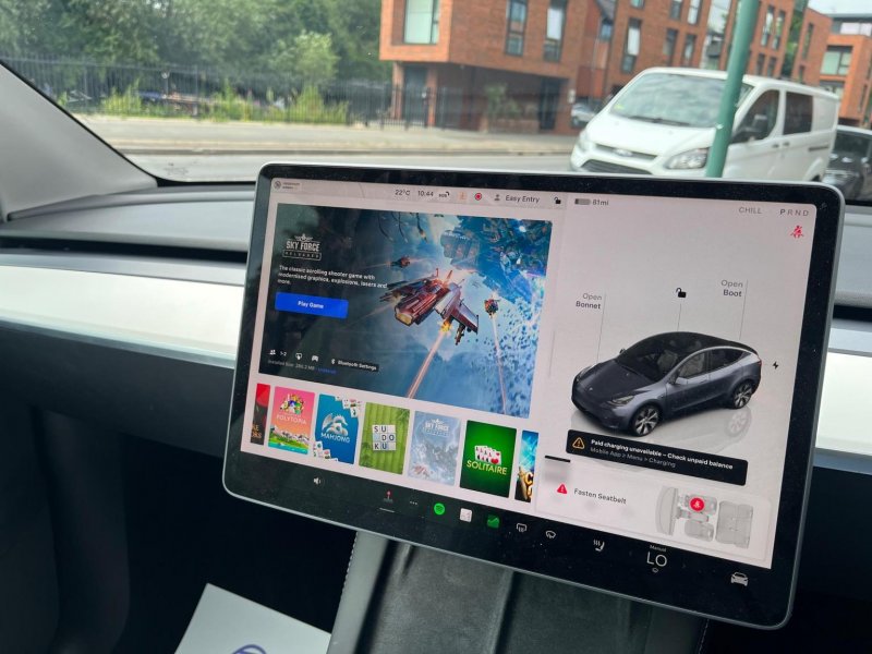 TESLA MODEL Y