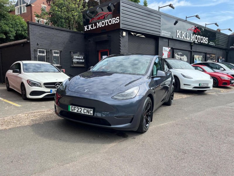 TESLA MODEL Y
