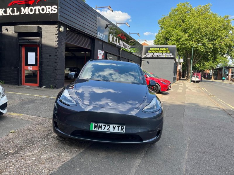 TESLA MODEL Y