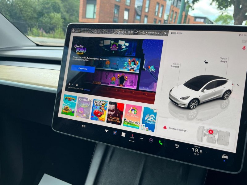 TESLA MODEL Y