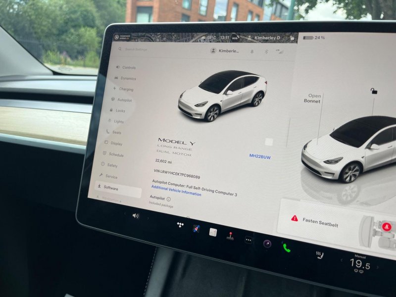 TESLA MODEL Y