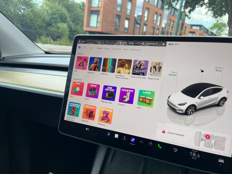TESLA MODEL Y