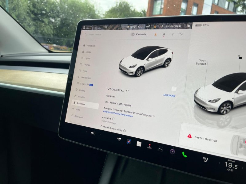TESLA MODEL Y
