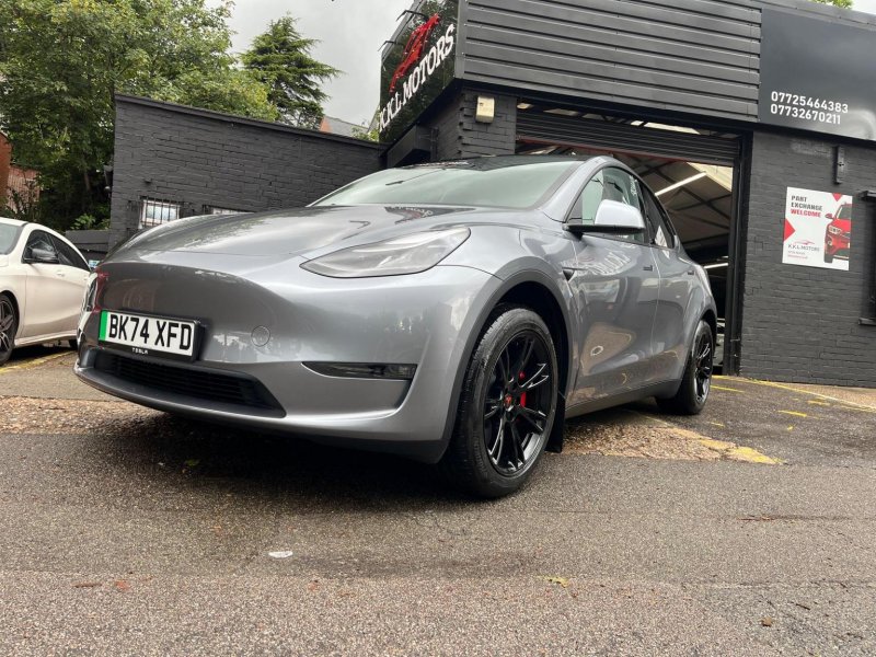 TESLA MODEL Y