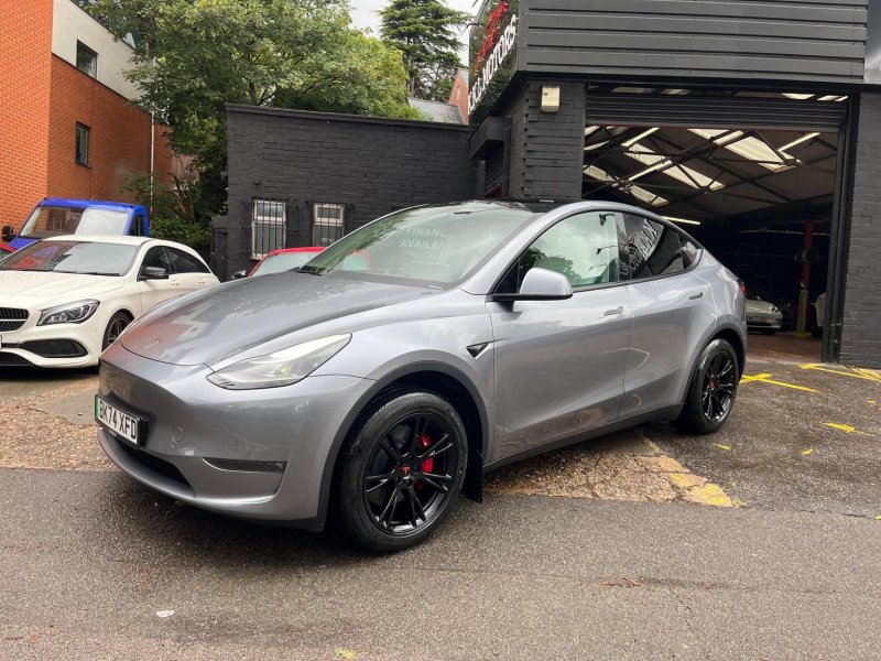 TESLA MODEL Y