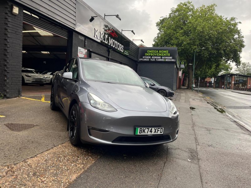 TESLA MODEL Y
