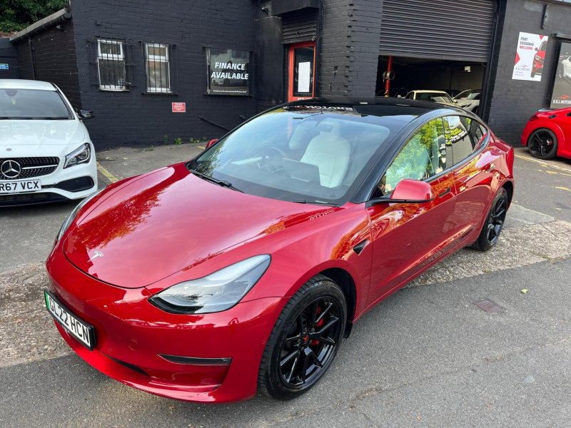 TESLA MODEL 3