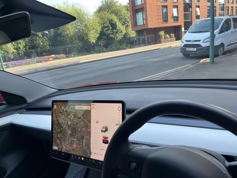 TESLA MODEL 3