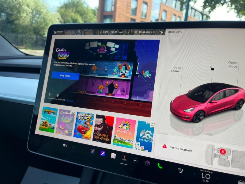 TESLA MODEL 3