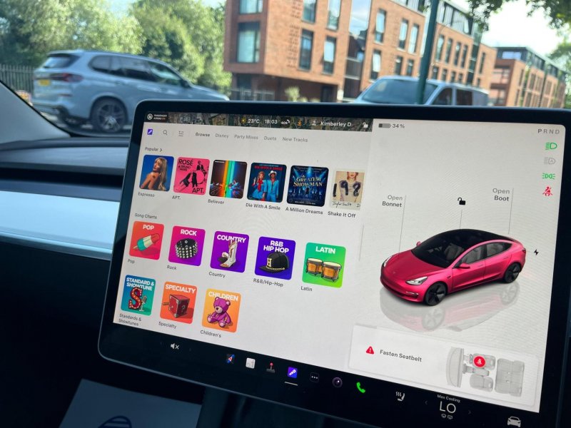 TESLA MODEL 3