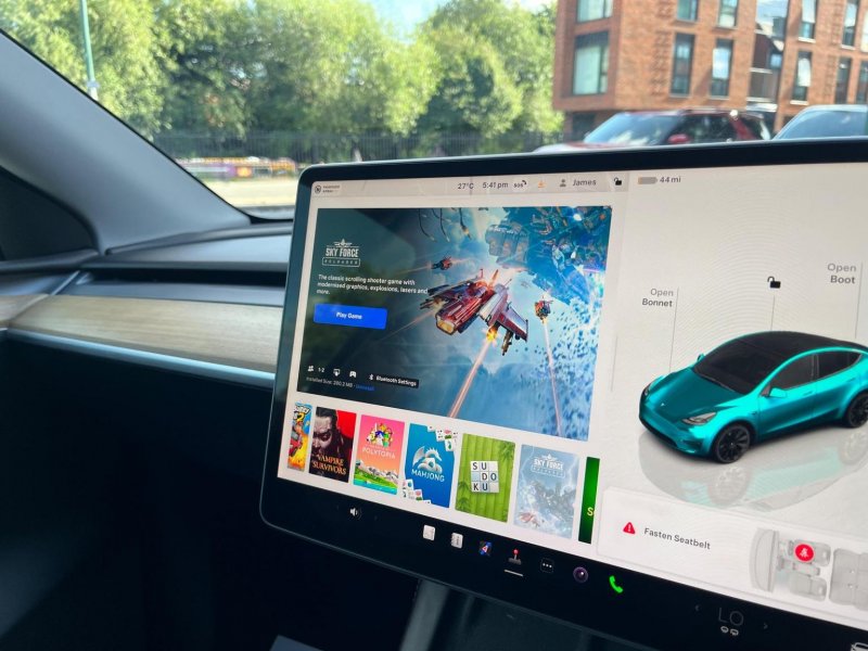 TESLA MODEL Y