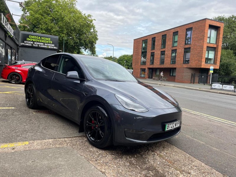TESLA MODEL Y