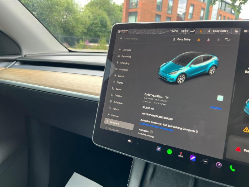 TESLA MODEL Y